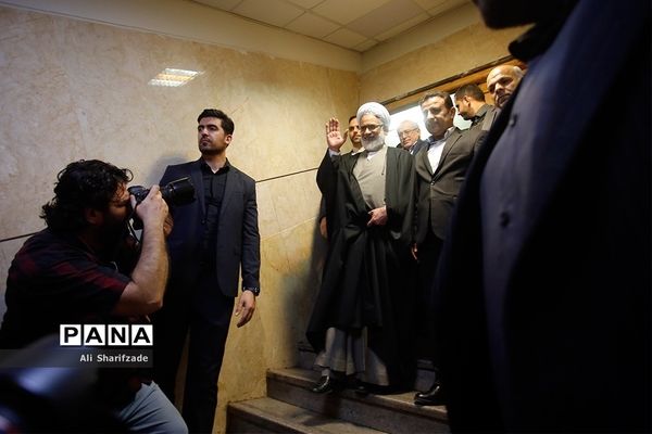 بازدید دادستان کل کشور از  روند ثبت نام انتخابات یازدهمین دوره مجلس شورای اسلامی