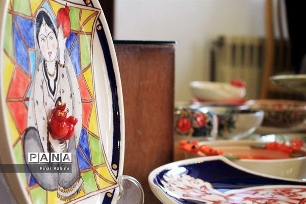 نمایشگاه شب چله در موزه زنده سفال تبریز