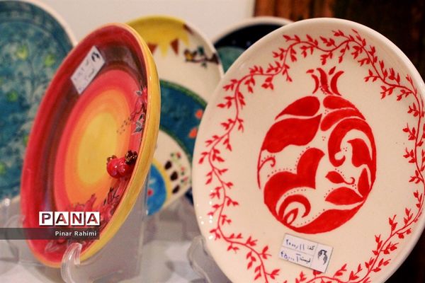 نمایشگاه شب چله در موزه زنده سفال تبریز
