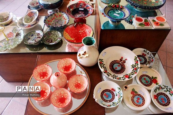 نمایشگاه شب چله در موزه زنده سفال تبریز