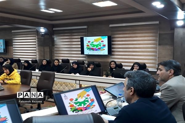 نشست مدیرکل آموزش و پرورش استان زنجان با منتخبین اعضای شورای دانش‌آموزی