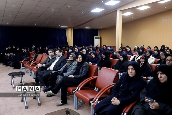 نمایشگاه و کارگاه آموزشی تجارب یادگیری در کاوشگری
