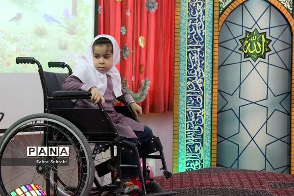 جشن گرامیداشت روز معلولین آموزشگاه استثنایی باغچه‌بان اسلامشهر