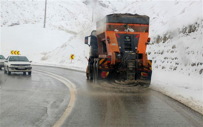 بارش برف و باران در محورهای 10 استان