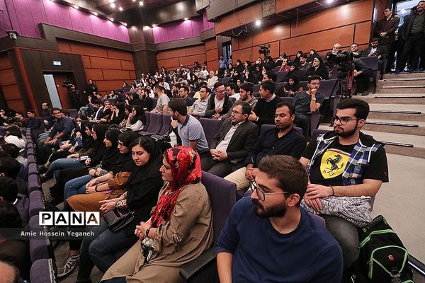 مراسم بزرگداشت روز دانشجو در پردیس بین الملل صنعتی شریف در کیش