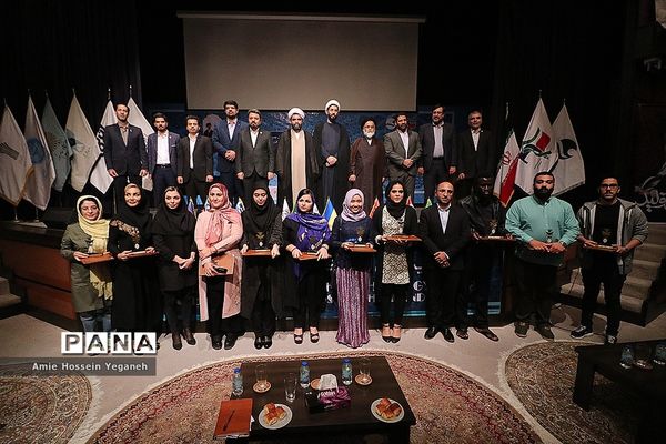 مراسم بزرگداشت روز دانشجو در پردیس بین الملل صنعتی شریف در کیش