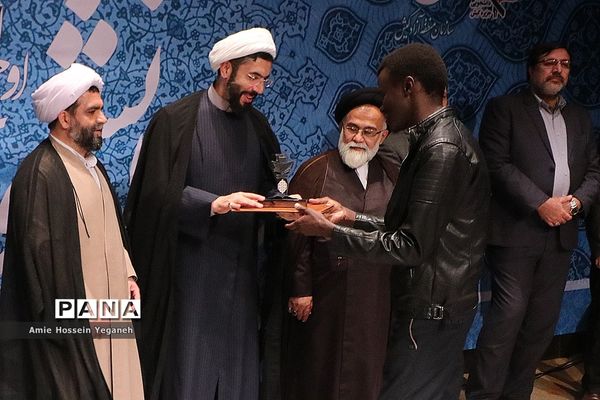 مراسم بزرگداشت روز دانشجو در پردیس بین الملل صنعتی شریف در کیش