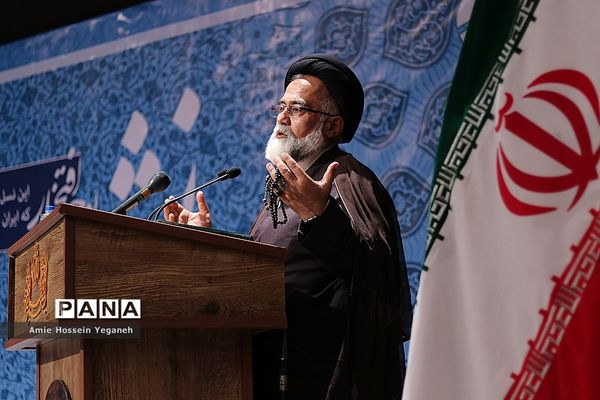 مراسم بزرگداشت روز دانشجو در پردیس بین الملل صنعتی شریف در کیش