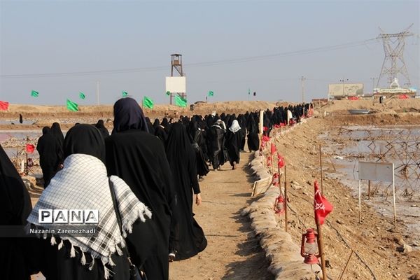 بازدید دانش‌آموزان دختر ناحیه 4 شیراز از مناطق جنگی