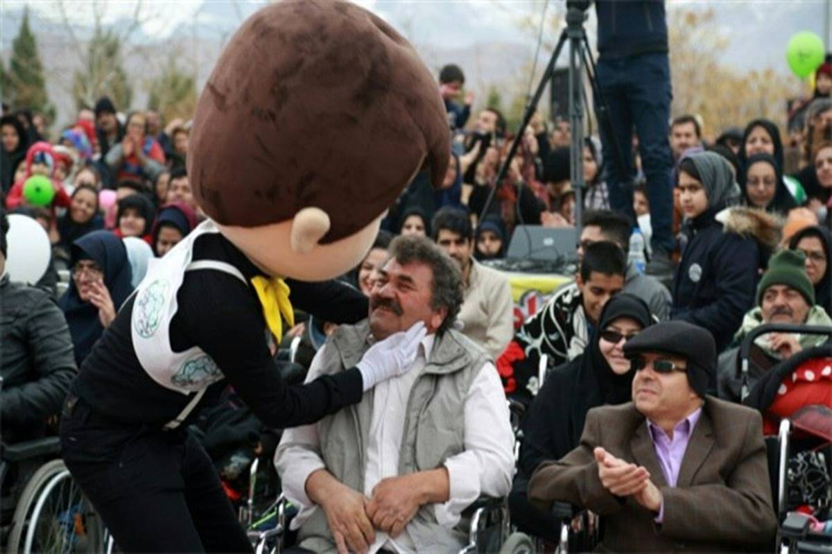 کاریزلند میزبان گردهمایی بزرگ جانبازان و معلولان استان یزد