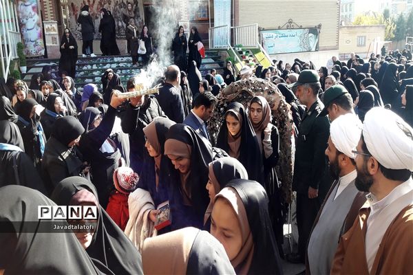اعزام اولین گروه دانش آموزان دختر ناحیه دو شهرری  به اردوی راهیان نور