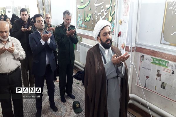 اعزام اولین گروه دانش آموزان دختر ناحیه دو شهرری  به اردوی راهیان نور