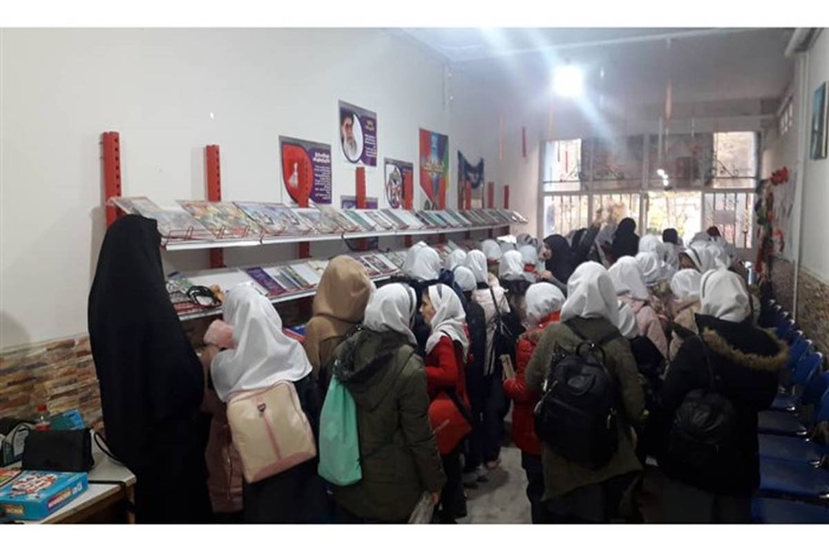 برگزاری نمایشگاه دائمی کتاب در کانون شهید رجایی ناحیه دو شهر ری
