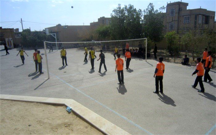 برگزاری المپیاد ورزشی درون مدرسه ای در دبیرستان آیت الله طالقانی زارچ