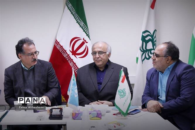 جلسه هماندیشی ارزیابان پایگاه های تغذیه سالم مدارس شهر تهران