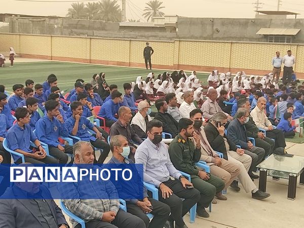 دانش آموزان امروز پرچم داران استقلال و عزت فردا 