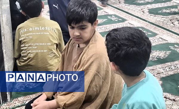 سحرگاه دانش‌آموزان معتکف 