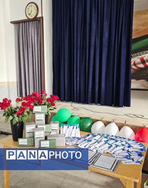 جشن مهر و مقاومت در دبیرستان حضرت زینب(س) ابرکوه برگزار شد