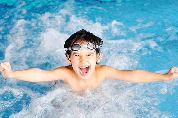 مسابقات شنای زیر ۱۴ سال دختران البرز پس از چهار سال آغاز شد