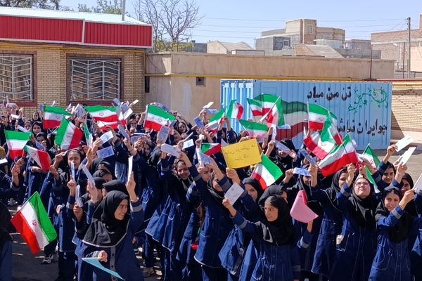 جشن عاطفه‌ها در ملکان؛ مهربانی به وقت مدرسه