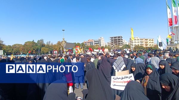 ویژه برنامه تشییع شهید سید‌عباس نیلفروشان به دستان مردم اصفهانی 