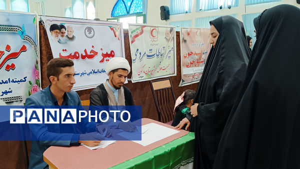 برپایی میز خدمت فرماندار و مدیران شهرستان مارگون 