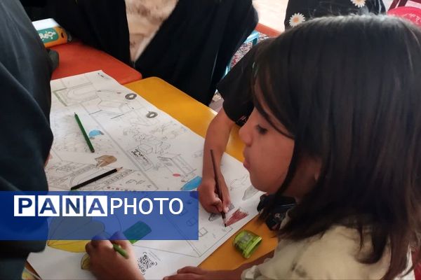 برگزاری حلقه قرآن و ایستگاه نقاشی به‌مناسبت هفته کودک همزمان با نماز جمعه در داریون 