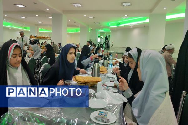 مهمانسرای حرم امام رضا (ع) میزبان ۱۰۰۰ دانش‌آموز از مدارس ناحیه یک مشهد 