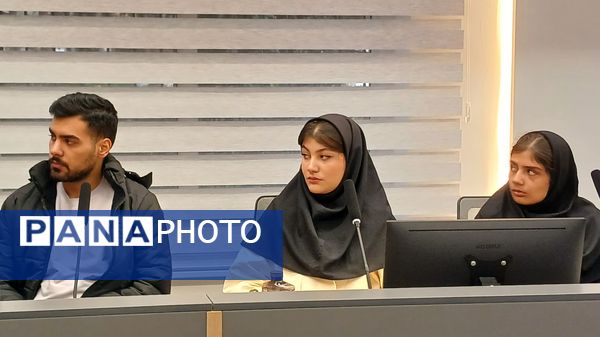 دیدار دانشجویان دانشگاه آزاد با نماینده مجلس شورای اسلامی در کرج 