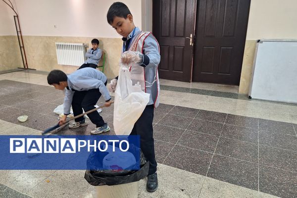 دانش‌آموزان دبستان معارف 6 با پاکسازی مدرسه به پویش چله خدمت پیوستند