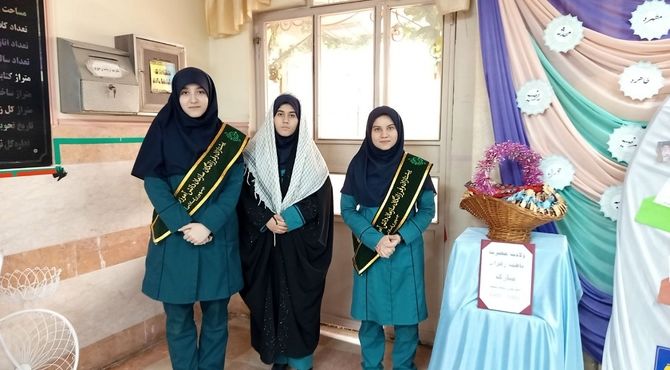 جشن ولادت حضرت زهرا (س) در دبیرستان شاهد نجمه ناحیه دو شهرری 