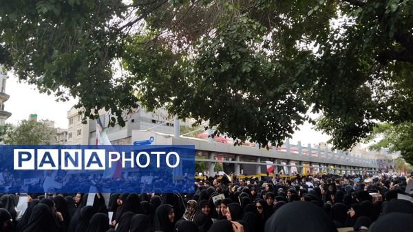 وداع مردم مشهد مقدس با رفیق حاج قاسم و رهرو شهید رجایی