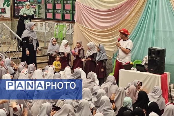 برگزاری جشن میلاد امام رضا علیه السلام در دبستان شاهد ام البنین (س) ناحیه دو شهرری 