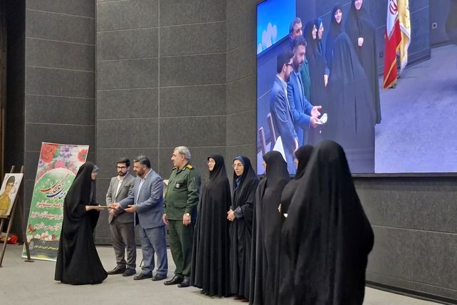 اجتماع بزرگ دانش‌آموزان بسیجی در هفته بسیج