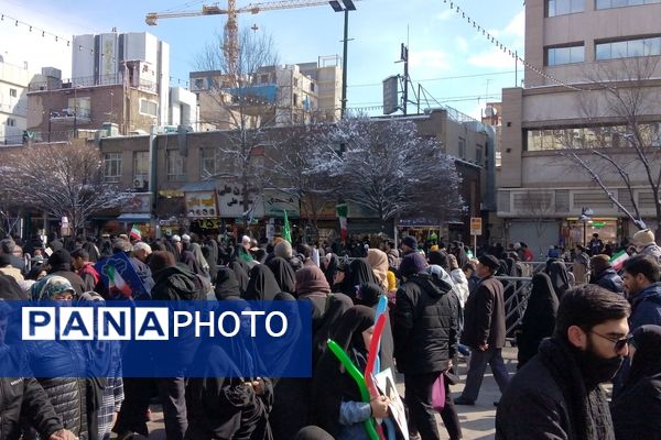 راهپیمایی عظیم  مردم مشهد در روز 22 بهمن