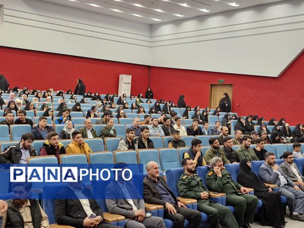 اجتماع بزرگ دانشآموزان بسیجی در هفته بسیج