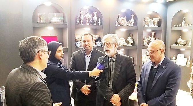 برای پویایی اقتصاد روستایی باید به صنایع دستی و گردشگری توجه کرد