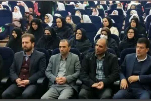 شهدا قهرمانان ملت ایران هستند