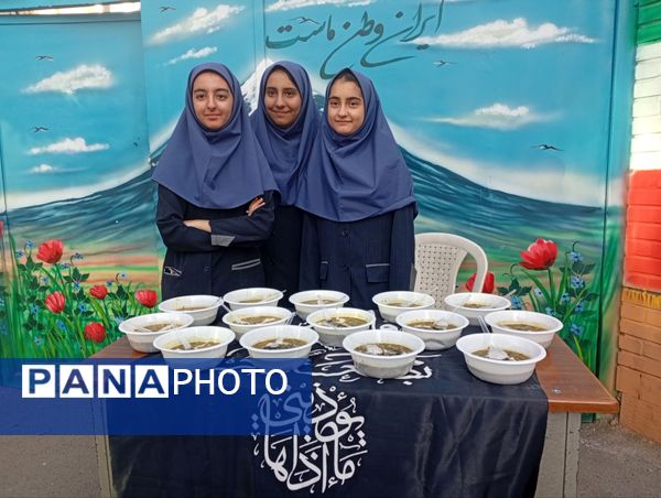 طنین همدلی در دهه فاطمیه، توزیع آش نذری در میان دانش‌آموزان دبیرستان دکتر جواد حداد ۲
