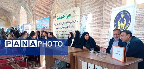 میز خدمت در آخرین نماز جمعه آبان ماه