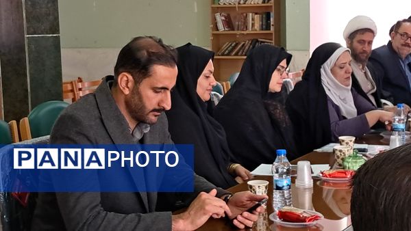 آموزش‌ و پرورش محور توسعه؛ بررسی اولویت‌ها در نشست شورای فارسان