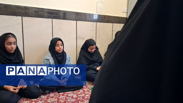 نخستین جلسه شورای دانش‌آموزی مدرسه مادر مهربان خلیل آباد 