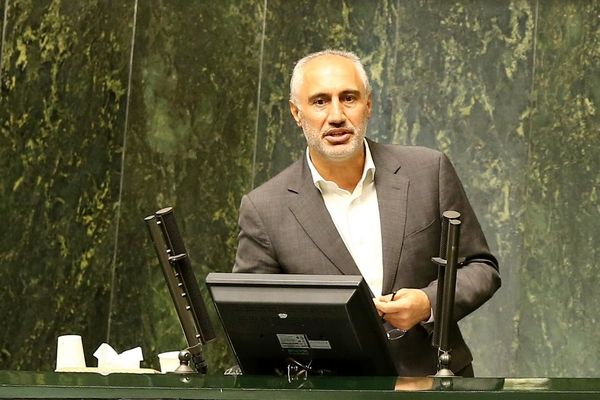  ۶ میلیارد دلار بنزین وارد می کنیم/هر چقدر بنزین وارد کنیم پول غذا و داروی مردم کم می شود