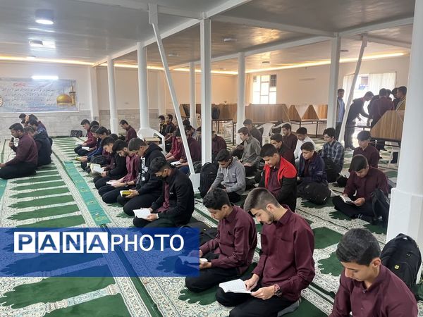 مراسم هیات دانش‌آموزی دبیرستان نمونه آیت الله خامنه‌ای کاشمر