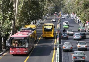 حدود ۲۰۰ اتوبوس دوکابین در حال حمل به سمت کشور است