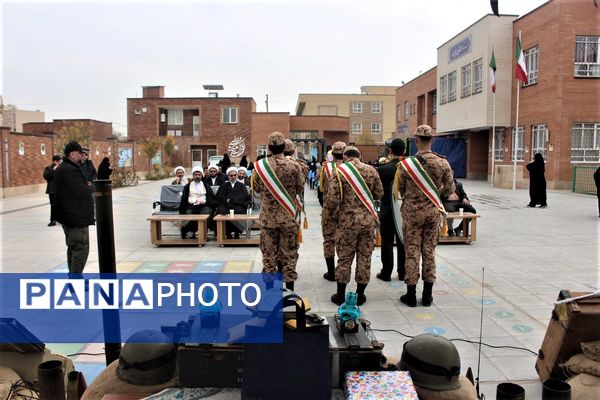 جلوه‌هایی از یادواره شهدا در دبستان استثنایی باغچه‌بان قم