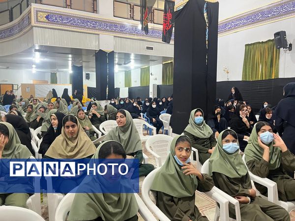 حضور قائم‌مقام معاون وزیر در سازمان دانش‌آموزی در  راهپیمایی ۱۳ آبان شهرک مروارید بندرعباس