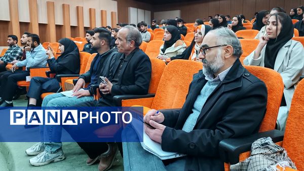 برگزاری محفل شعر در دانشگاه یاسوج