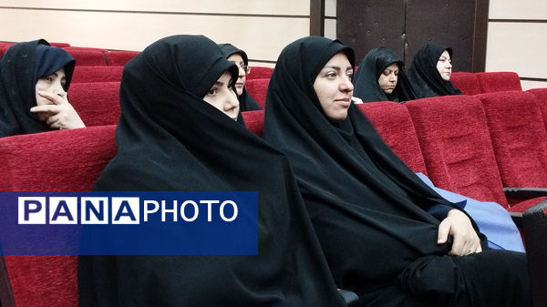 برگزاری جلسه مدیران مدارس منطقه ۱۴ 