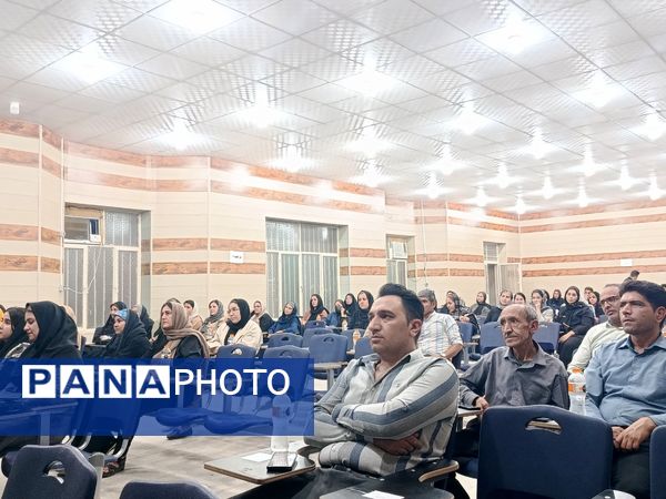 دومین کارگاه روانشناسی برای تربیت نسل فردا در حاجی‌آباد